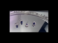 Anelli di gioielleria con gemme di zaffiro colorato create in laboratorio